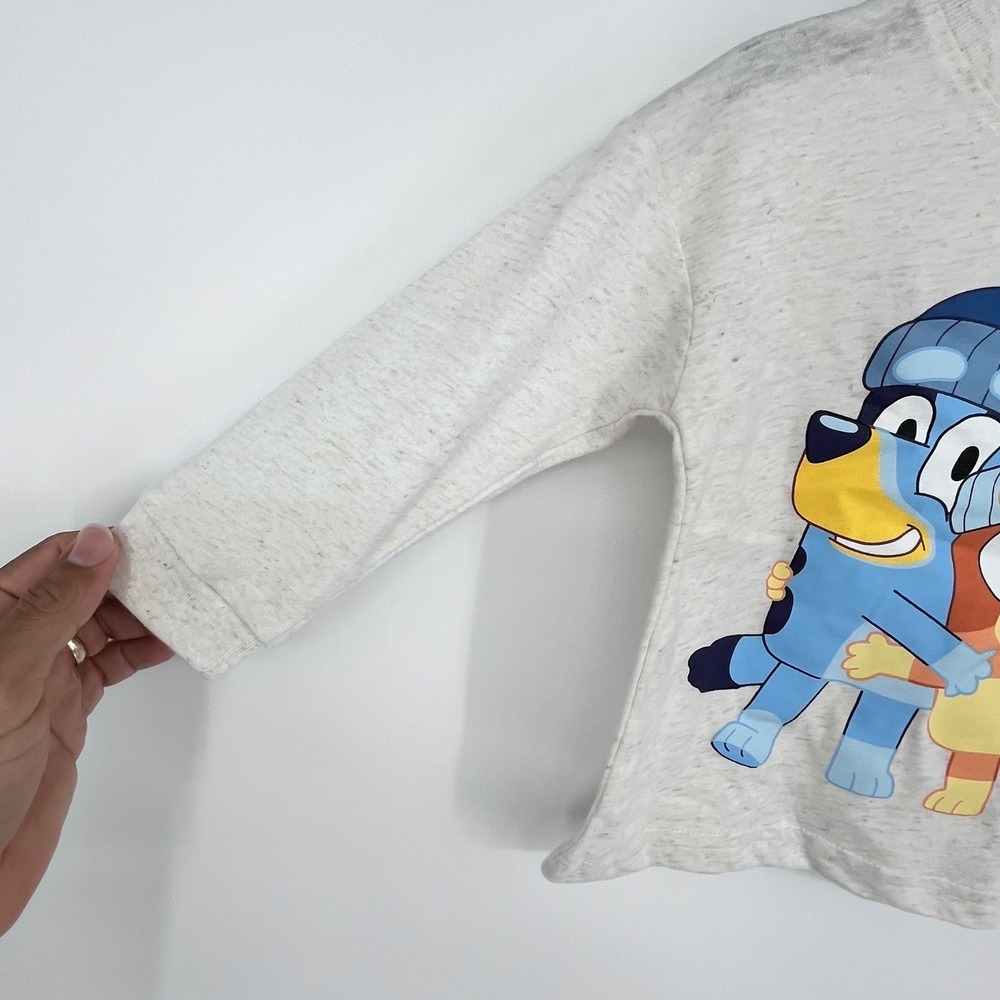 Bluey Graphic T-Shirt Kids 2T Oatmeal Long Sleeve Bingo Winter Beanie Hug - Picture 3 of 10
